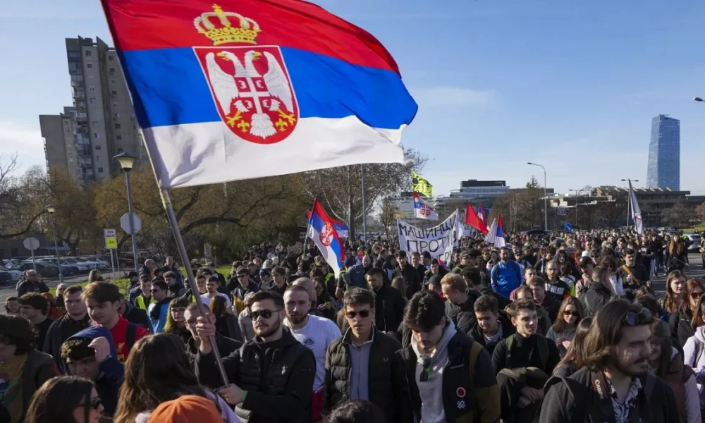 Διαδήλωση Σέρβων φοιτητών στο Νόβι Σαντ - Για ξενοκίνητες κινητοποιήσεις μιλά ο Βούτσιτς